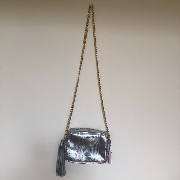 NEW - Victoria's Secret Silver Chain Link Strap Faux Snakeskin Crossbody Bag - Picture 3 of 15